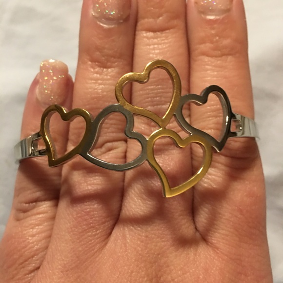 Multiple Heart Bangle - Picture 7 of 10